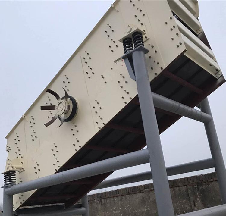 砂石料振動篩分機,大型砂石料多層振動篩分機,震動篩分機廠家