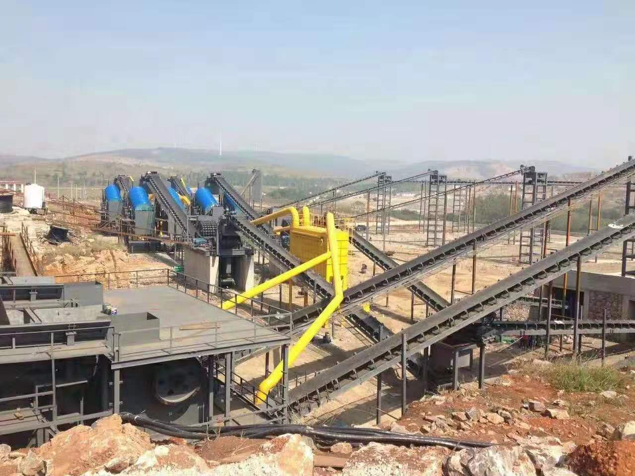 砂石骨料生產線振動篩分設備多少錢需要哪些篩分機械？