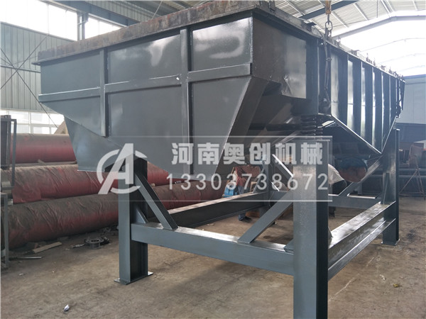 灰鈣直線振動(dòng)篩在運(yùn)行的過(guò)程中電機(jī)底座裂開的原因