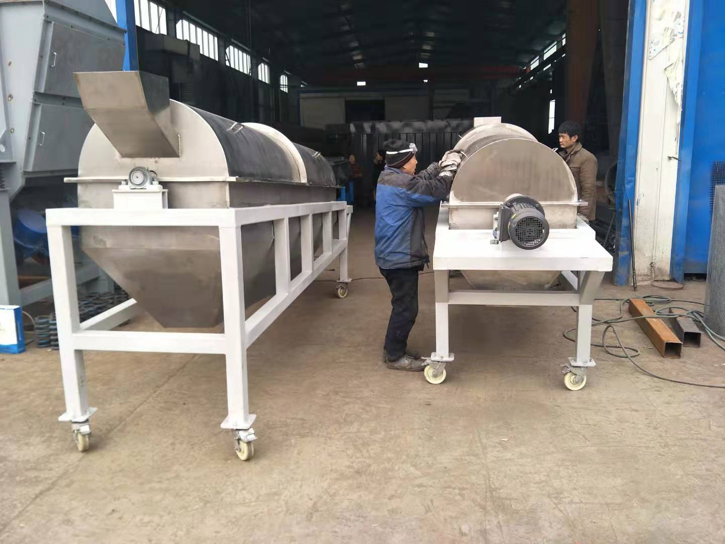 不銹鋼滾筒篩適用于多種物料的分級篩選