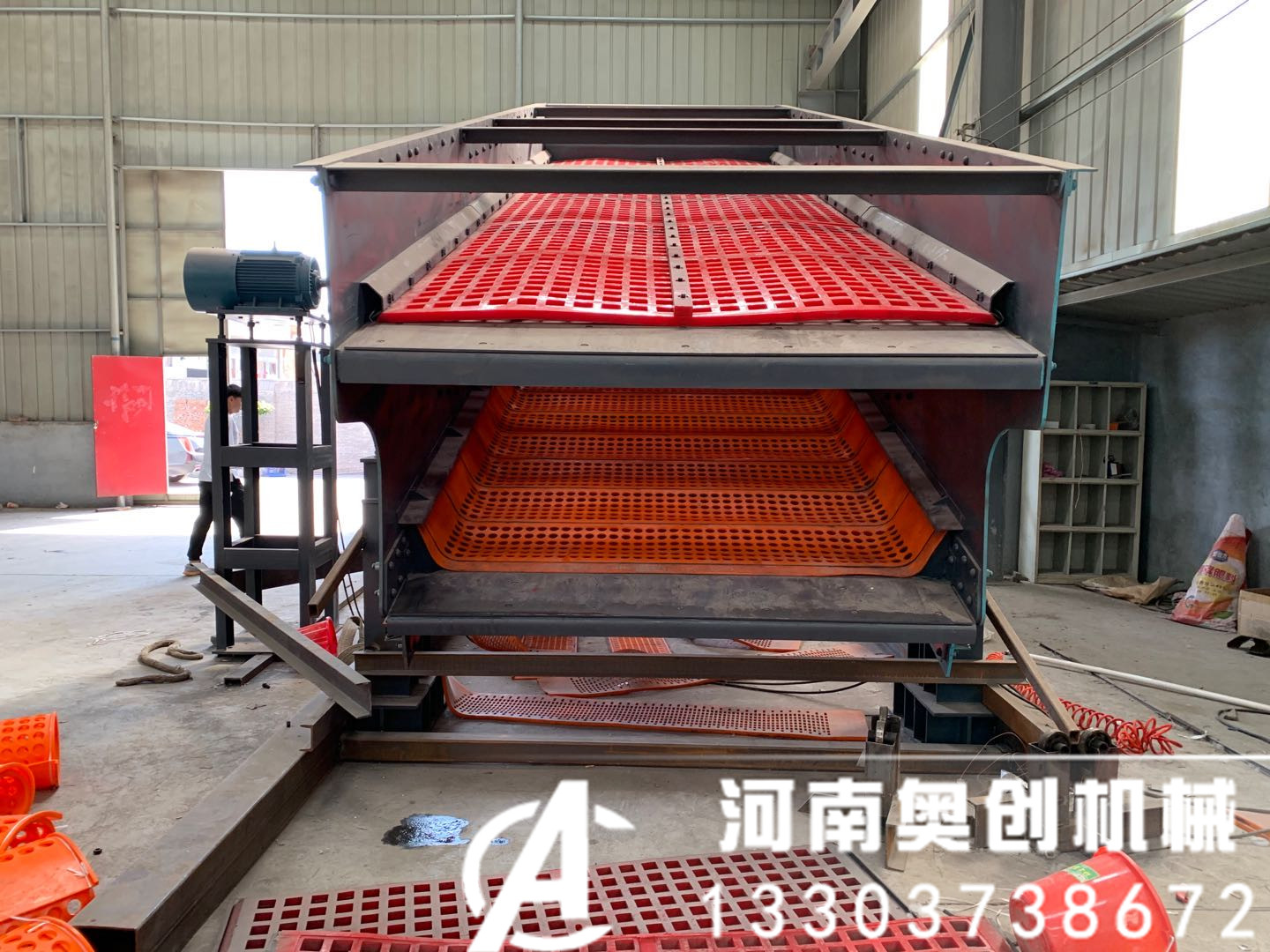 處理粘性較大水分較高的濕料可采用弛張篩